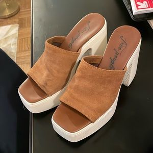 Very cool brown and white sandals with a heel